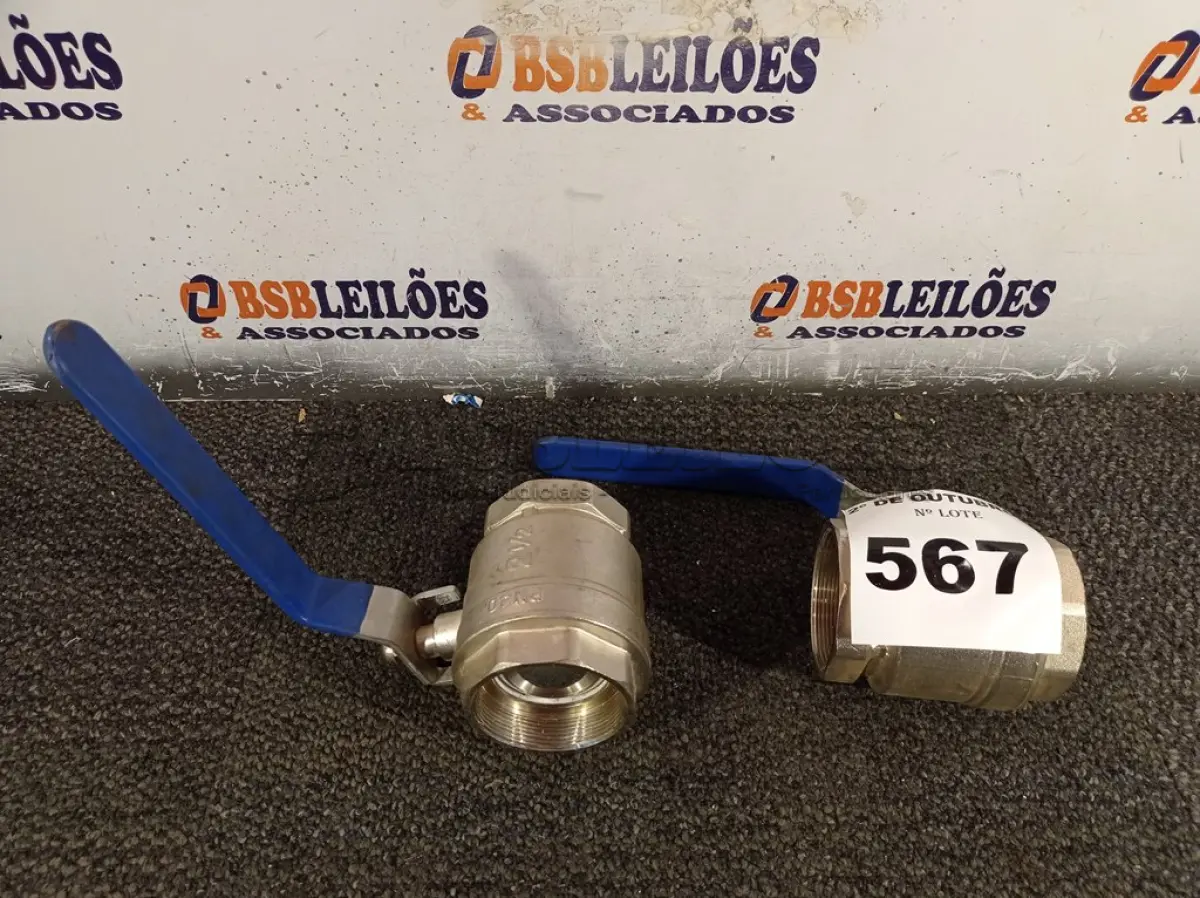 LOTE 567 - 02 REGISTROS DE ESFERA EM METAL 2.1/2. (NO ESTADO) ATENÇÃO! FAZER A VISITAÇÃO ANTES DE ARREMATAR, NÃO SABEMOS SE FUNCIONA. LEILÃO NÃO TEM GARANTIA E NEM DEVOLUÇÃO, SUJEITO A POSSÍVEIS AVARIAS VISÍVEIS/OCULTAS E/OU AUSÊNCIA DE COMPONENTES.