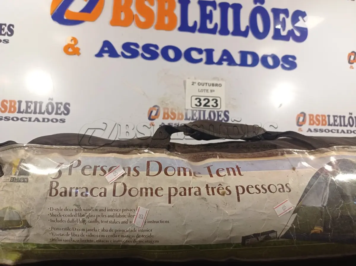 LOTE 323 - 01 BARRACA DE CAMPING MODELO IGLU PARA 03 PESSOAS. (NO ESTADO) ATENÇÃO! FAZER A VISITAÇÃO ANTES DE ARREMATAR, NÃO SABEMOS SE FUNCIONA. LEILÃO NÃO TEM GARANTIA E NEM DEVOLUÇÃO, SUJEITO A POSSÍVEIS AVARIAS VISÍVEIS/OCULTAS E/OU AUSÊNCIA DE COMPONENTES.