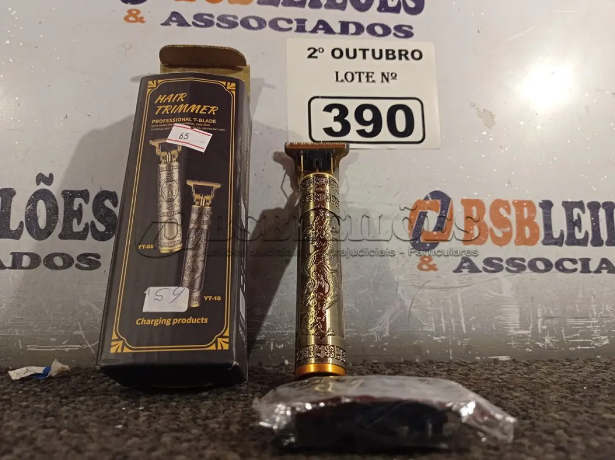 LOTE 390 - 01 MÁQUINA DE CORTAR CABELO. (NO ESTADO) ATENÇÃO! FAZER A VISITAÇÃO ANTES DE ARREMATAR, NÃO SABEMOS SE FUNCIONA. LEILÃO NÃO TEM GARANTIA E NEM DEVOLUÇÃO, SUJEITO A POSSÍVEIS AVARIAS VISÍVEIS/OCULTAS E/OU AUSÊNCIA DE COMPONENTES.