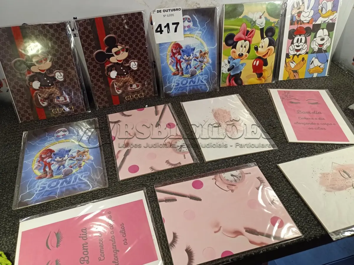 LOTE 417 - 01 LOTE COM VÁRIOS QUADROS DECORATIVOS. (NO ESTADO) ATENÇÃO! FAZER A VISITAÇÃO ANTES DE ARREMATAR, NÃO SABEMOS SE FUNCIONA. LEILÃO NÃO TEM GARANTIA E NEM DEVOLUÇÃO, SUJEITO A POSSÍVEIS AVARIAS VISÍVEIS/OCULTAS E/OU AUSÊNCIA DE COMPONENTES.