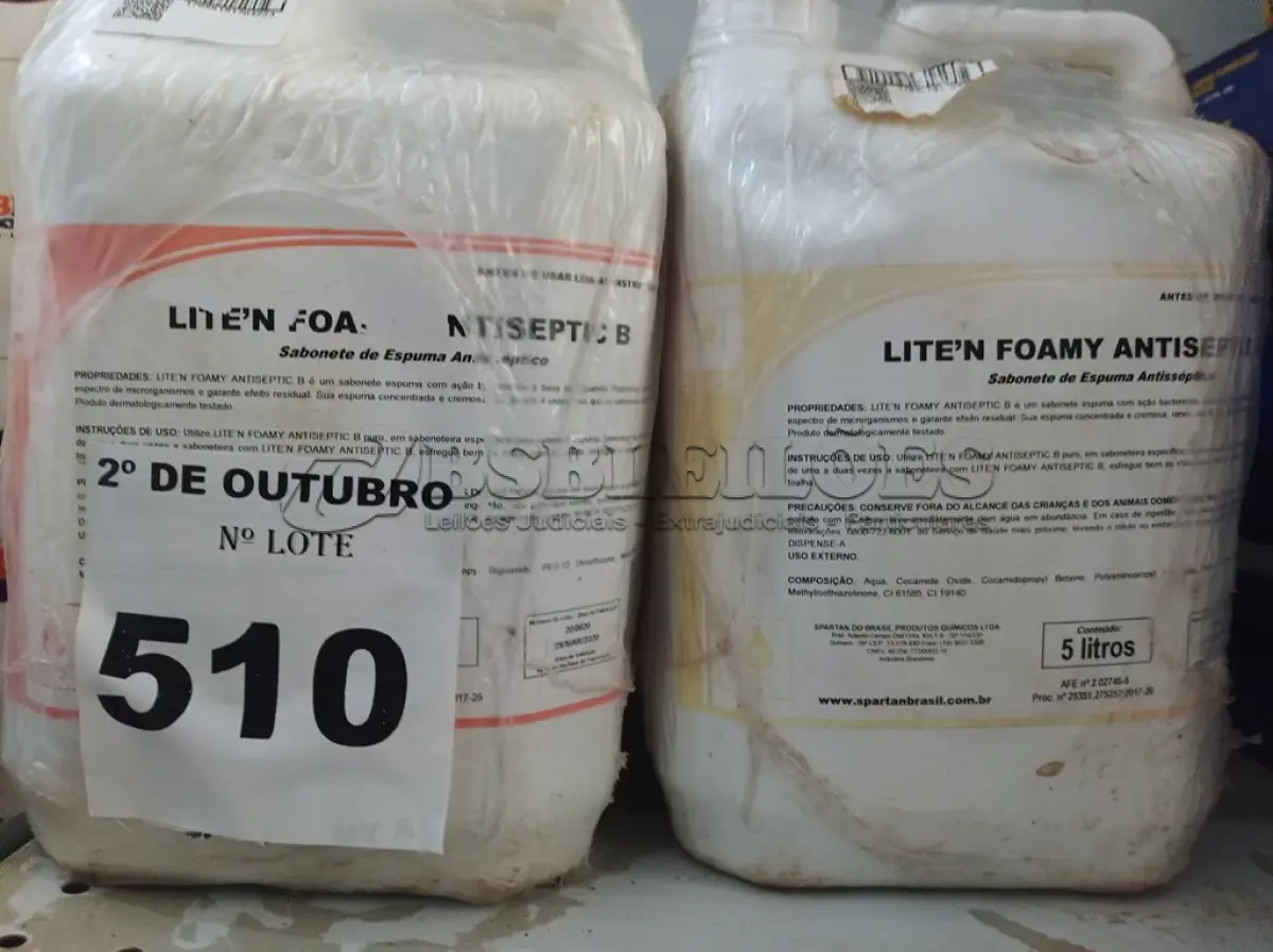 LOTE 510 - 20 LITROS DE SABONETE DE ESPUMA ANTISSÉPTICO. (NO ESTADO) ATENÇÃO! FAZER A VISITAÇÃO ANTES DE ARREMATAR, NÃO SABEMOS SE FUNCIONA. LEILÃO NÃO TEM GARANTIA E NEM DEVOLUÇÃO, SUJEITO A POSSÍVEIS AVARIAS VISÍVEIS/OCULTAS E/OU AUSÊNCIA DE COMPONENTES.