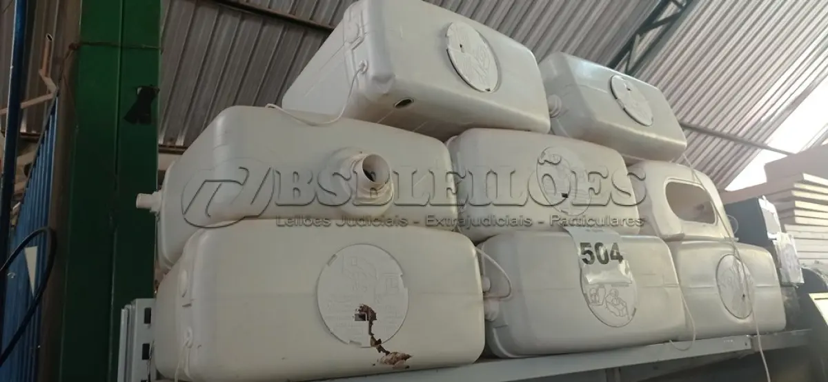 LOTE 504 - 08 CAIXAS DE DESCARGA MARCAS E MODELOS DIVERSOS COM AVARIAS. (NO ESTADO) ATENÇÃO! FAZER A VISITAÇÃO ANTES DE ARREMATAR, NÃO SABEMOS SE FUNCIONA. LEILÃO NÃO TEM GARANTIA E NEM DEVOLUÇÃO, SUJEITO A POSSÍVEIS AVARIAS VISÍVEIS/OCULTAS E/OU AUSÊNCIA DE COMPONENTES.