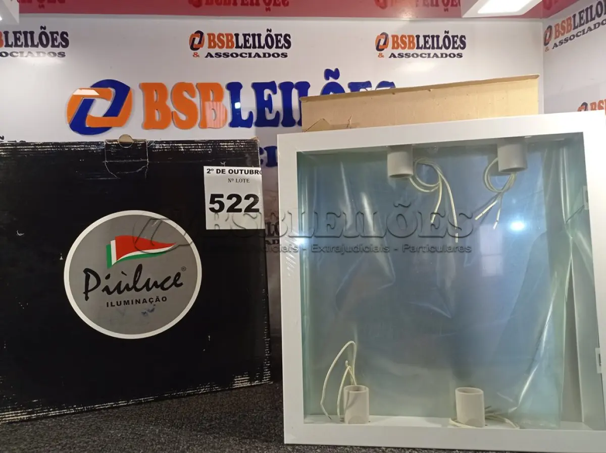 LOTE 522 - 02 PLAFONS DE SOBREPOR 40X40. (NO ESTADO) ATENÇÃO! FAZER A VISITAÇÃO ANTES DE ARREMATAR, NÃO SABEMOS SE FUNCIONA. LEILÃO NÃO TEM GARANTIA E NEM DEVOLUÇÃO, SUJEITO A POSSÍVEIS AVARIAS VISÍVEIS/OCULTAS E/OU AUSÊNCIA DE COMPONENTES.