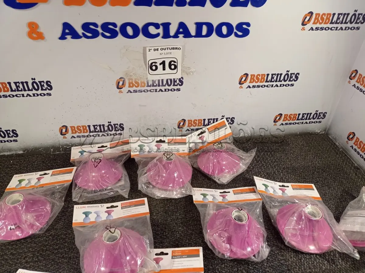 LOTE 616 - 10 PLAFONIER PVC 1XE27. (NO ESTADO) ATENÇÃO! FAZER A VISITAÇÃO ANTES DE ARREMATAR, NÃO SABEMOS SE FUNCIONA. LEILÃO NÃO TEM GARANTIA E NEM DEVOLUÇÃO, SUJEITO A POSSÍVEIS AVARIAS VISÍVEIS/OCULTAS E/OU AUSÊNCIA DE COMPONENTES.
