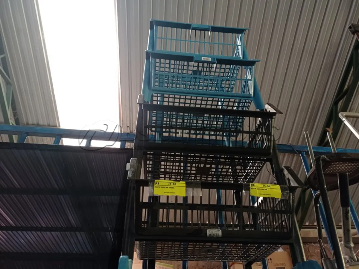 LOTE 293 - 05 CESTOS DE PLÁSTICO. (NO ESTADO) ATENÇÃO! FAZER A VISITAÇÃO ANTES DE ARREMATAR, NÃO SABEMOS SE FUNCIONA. LEILÃO NÃO TEM GARANTIA E NEM DEVOLUÇÃO, SUJEITO A POSSÍVEIS AVARIAS VISÍVEIS/OCULTAS E/OU AUSÊNCIA DE COMPONENTES.