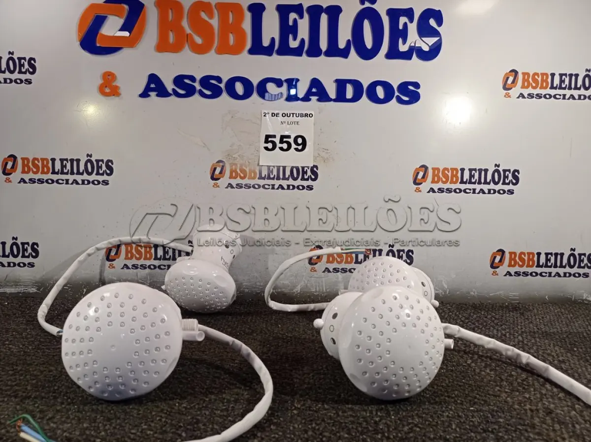 LOTE 559 - 05 CHUVEIROS ELÉTRICOS MARCAS E MODELOS DIVERSOS. (NO ESTADO) ATENÇÃO! FAZER A VISITAÇÃO ANTES DE ARREMATAR, NÃO SABEMOS SE FUNCIONA. LEILÃO NÃO TEM GARANTIA E NEM DEVOLUÇÃO, SUJEITO A POSSÍVEIS AVARIAS VISÍVEIS/OCULTAS E/OU AUSÊNCIA DE COMPONENTES.