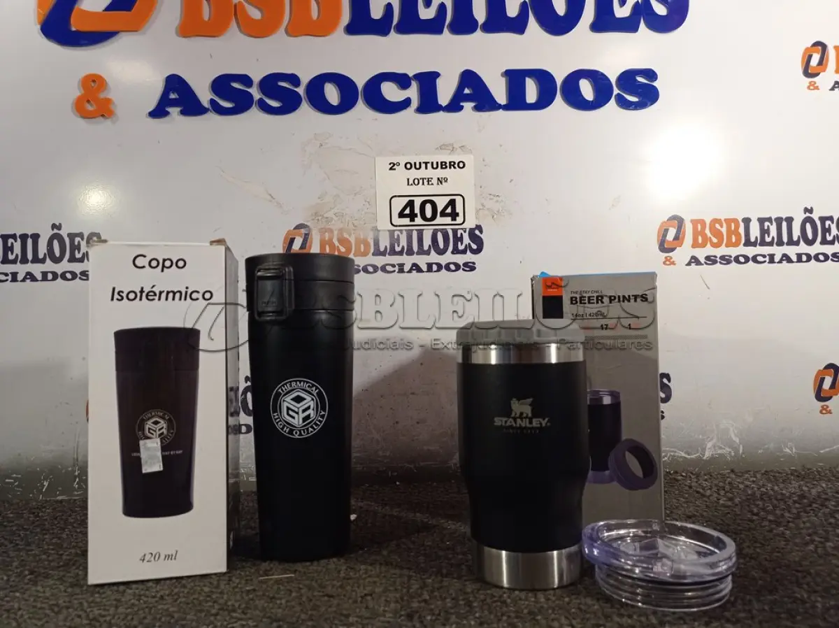 LOTE 404 - 01 KIT COPO + GARRAFA TÉRMICOS. (NO ESTADO) ATENÇÃO! FAZER A VISITAÇÃO ANTES DE ARREMATAR, NÃO SABEMOS SE FUNCIONA. LEILÃO NÃO TEM GARANTIA E NEM DEVOLUÇÃO, SUJEITO A POSSÍVEIS AVARIAS VISÍVEIS/OCULTAS E/OU AUSÊNCIA DE COMPONENTES.
