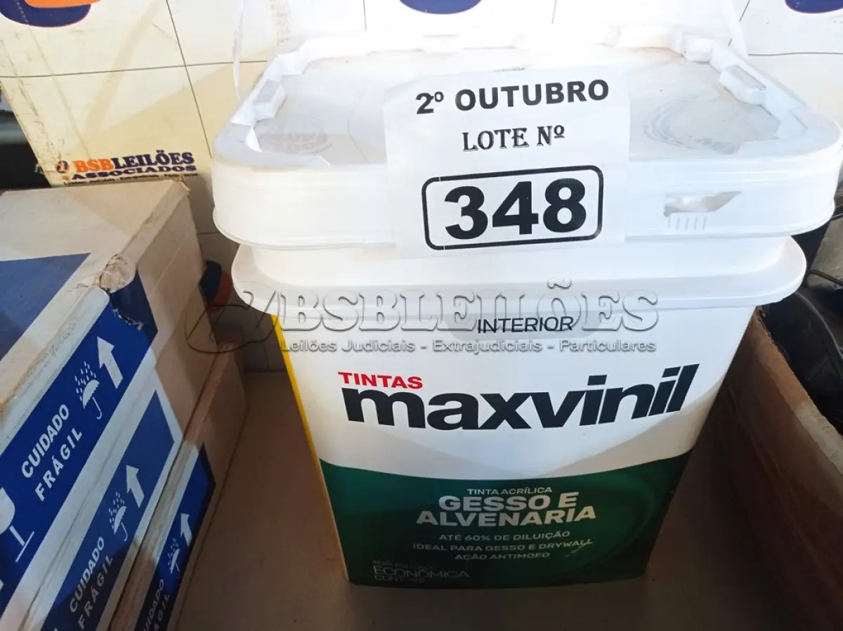 LOTE 348 - 01 BALDE DE TINTA MAXIVINIL INTERIORES NA COR FOSCO BRANCO NEVE. (NO ESTADO) ATENÇÃO! FAZER A VISITAÇÃO ANTES DE ARREMATAR, NÃO SABEMOS SE FUNCIONA. LEILÃO NÃO TEM GARANTIA E NEM DEVOLUÇÃO, SUJEITO A POSSÍVEIS AVARIAS VISÍVEIS/OCULTAS E/OU AUSÊNCIA DE COMPONENTES.