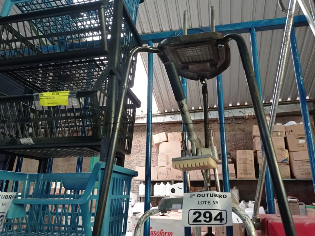 LOTE 294 - 02 CORTADORES DE BATATAS. (NO ESTADO) ATENÇÃO! FAZER A VISITAÇÃO ANTES DE ARREMATAR, NÃO SABEMOS SE FUNCIONA. LEILÃO NÃO TEM GARANTIA E NEM DEVOLUÇÃO, SUJEITO A POSSÍVEIS AVARIAS VISÍVEIS/OCULTAS E/OU AUSÊNCIA DE COMPONENTES.