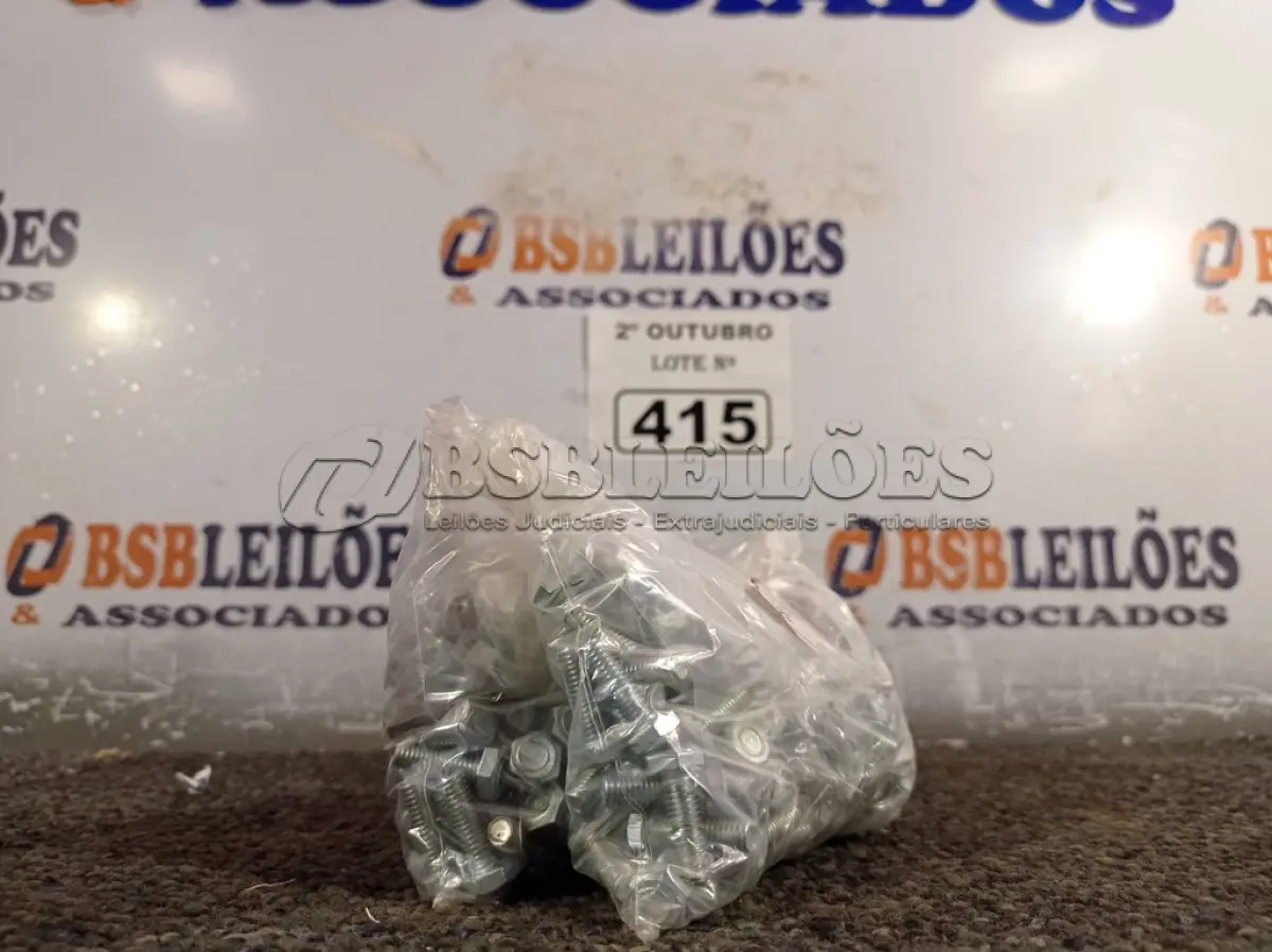 LOTE 415 - 01 KIT DE PARAFUSOS SEXTAVADOS (NO ESTADO) ATENÇÃO! FAZER A VISITAÇÃO ANTES DE ARREMATAR, NÃO SABEMOS SE FUNCIONA. LEILÃO NÃO TEM GARANTIA E NEM DEVOLUÇÃO, SUJEITO A POSSÍVEIS AVARIAS VISÍVEIS/OCULTAS E/OU AUSÊNCIA DE COMPONENTES.