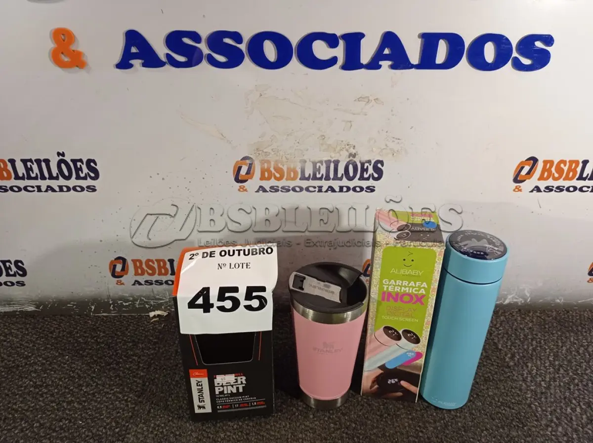 LOTE 455 - 01 KIT COPO + GARRAFA TÉRMICOS. (NO ESTADO) ATENÇÃO! FAZER A VISITAÇÃO ANTES DE ARREMATAR, NÃO SABEMOS SE FUNCIONA. LEILÃO NÃO TEM GARANTIA E NEM DEVOLUÇÃO, SUJEITO A POSSÍVEIS AVARIAS VISÍVEIS/OCULTAS E/OU AUSÊNCIA DE COMPONENTES.