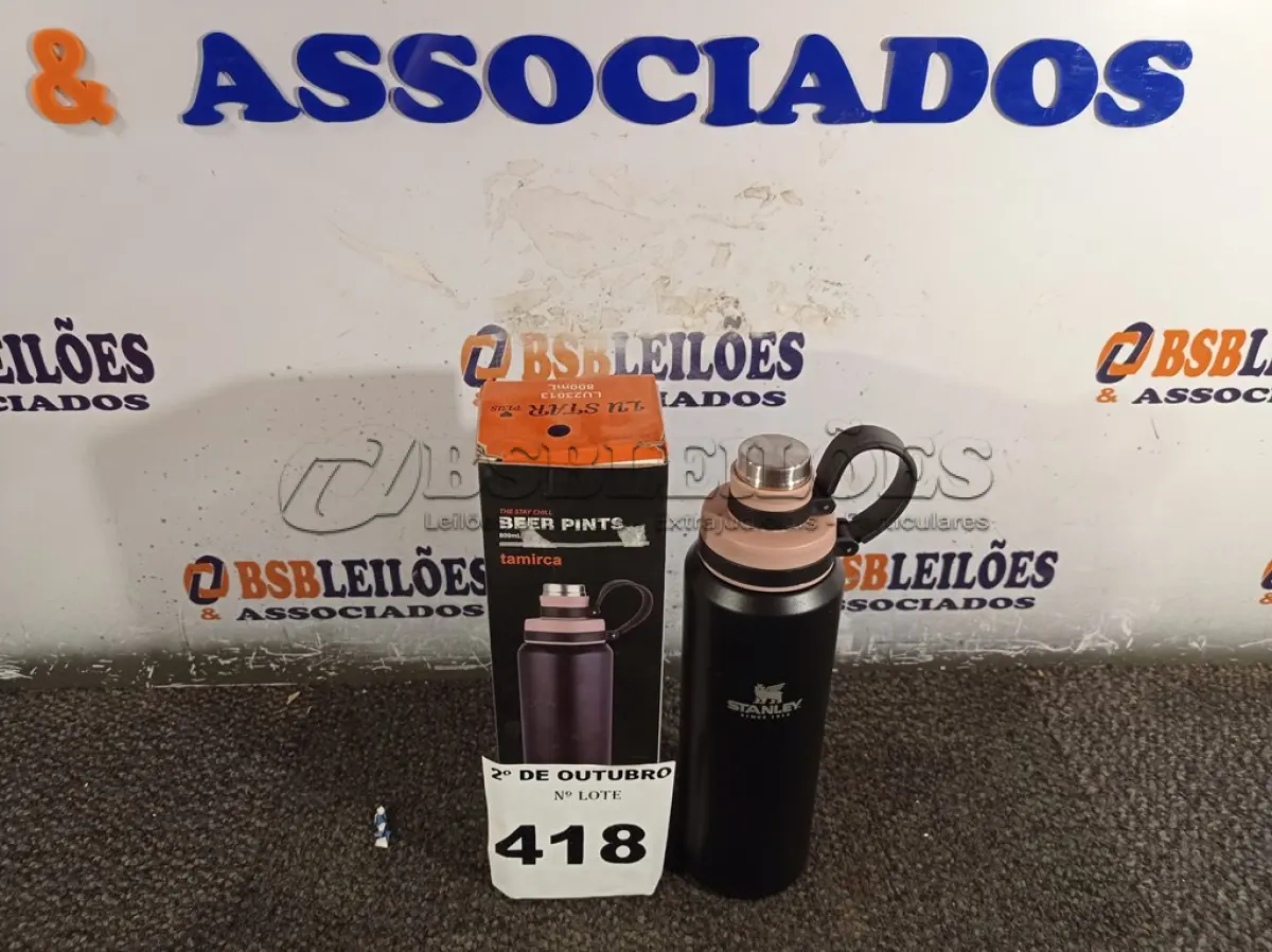 LOTE 418 - 01 GARRAFA TÉRMICA 800ML. (NO ESTADO) ATENÇÃO! FAZER A VISITAÇÃO ANTES DE ARREMATAR, NÃO SABEMOS SE FUNCIONA. LEILÃO NÃO TEM GARANTIA E NEM DEVOLUÇÃO, SUJEITO A POSSÍVEIS AVARIAS VISÍVEIS/OCULTAS E/OU AUSÊNCIA DE COMPONENTES.