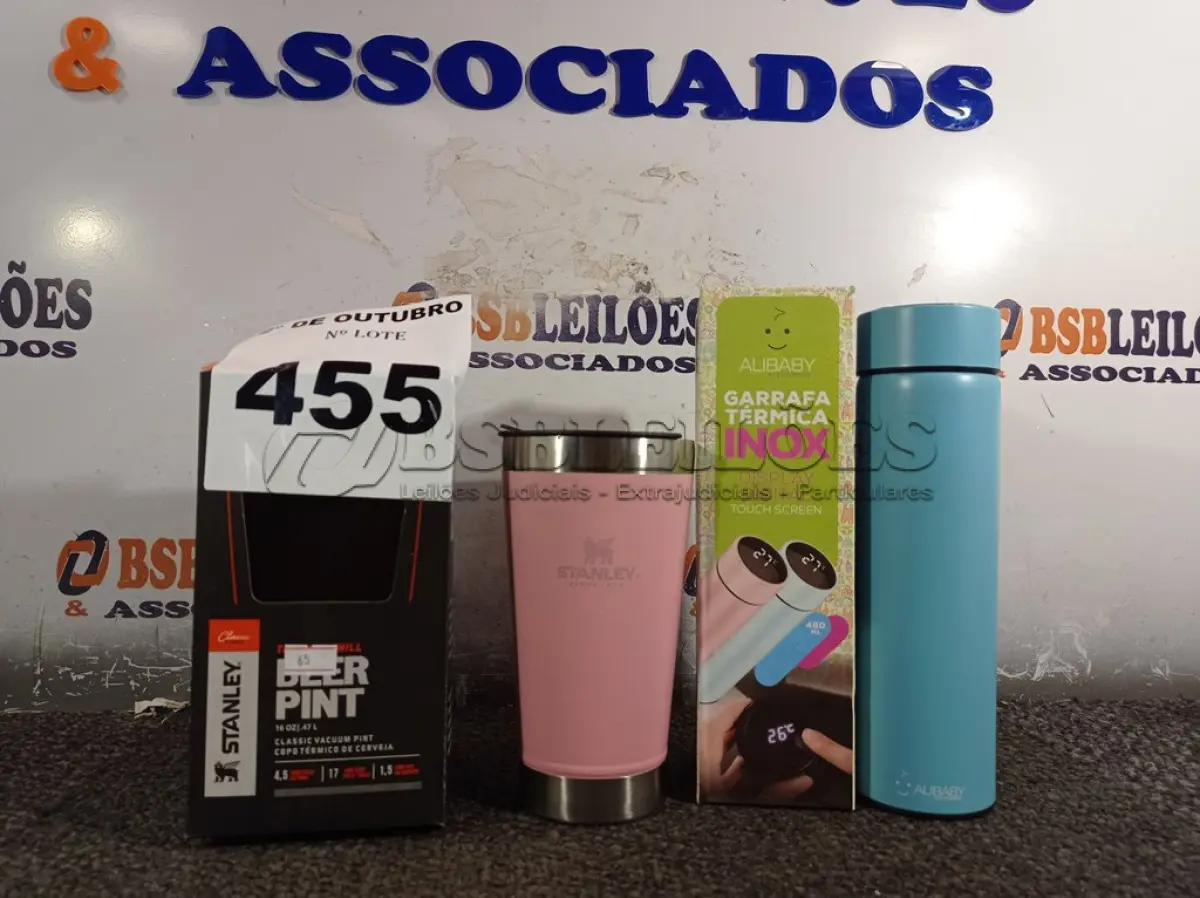 LOTE 455 - 01 KIT COPO + GARRAFA TÉRMICOS. (NO ESTADO) ATENÇÃO! FAZER A VISITAÇÃO ANTES DE ARREMATAR, NÃO SABEMOS SE FUNCIONA. LEILÃO NÃO TEM GARANTIA E NEM DEVOLUÇÃO, SUJEITO A POSSÍVEIS AVARIAS VISÍVEIS/OCULTAS E/OU AUSÊNCIA DE COMPONENTES.
