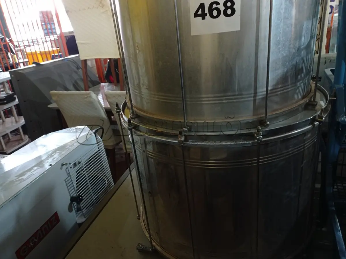 LOTE 468 - 03 INSTRUMENTOS MUSICAIS. (NO ESTADO) ATENÇÃO! FAZER A VISITAÇÃO ANTES DE ARREMATAR, NÃO SABEMOS SE FUNCIONA. LEILÃO NÃO TEM GARANTIA E NEM DEVOLUÇÃO, SUJEITO A POSSÍVEIS AVARIAS VISÍVEIS/OCULTAS E/OU AUSÊNCIA DE COMPONENTES.