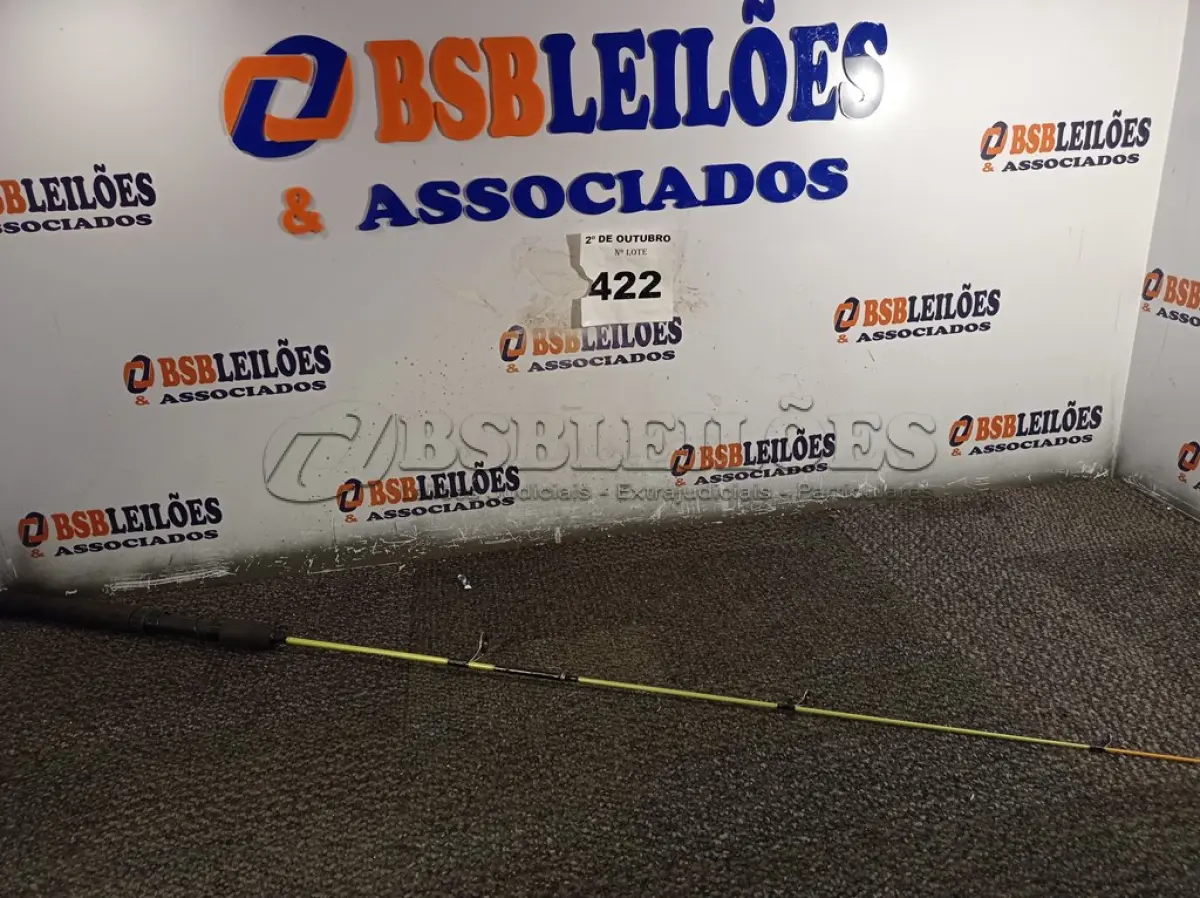 LOTE 422 - 01 VARA DE PESCA PEQUENA. (NO ESTADO) ATENÇÃO! FAZER A VISITAÇÃO ANTES DE ARREMATAR, NÃO SABEMOS SE FUNCIONA. LEILÃO NÃO TEM GARANTIA E NEM DEVOLUÇÃO, SUJEITO A POSSÍVEIS AVARIAS VISÍVEIS/OCULTAS E/OU AUSÊNCIA DE COMPONENTES.