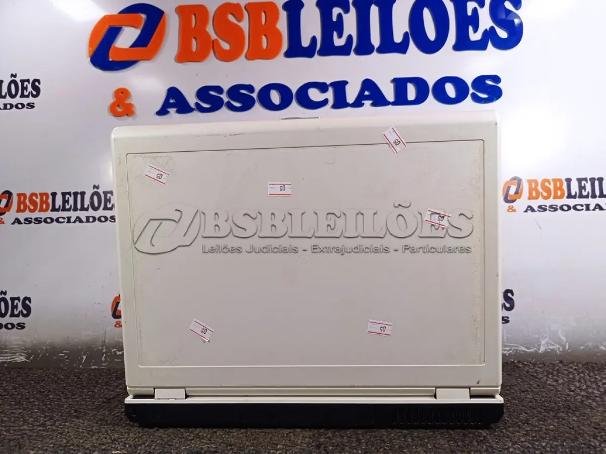 LOTE 447 - 01 NOTEBOOK DATEN. (NO ESTADO) ATENÇÃO! FAZER A VISITAÇÃO ANTES DE ARREMATAR, NÃO SABEMOS SE FUNCIONA. LEILÃO NÃO TEM GARANTIA E NEM DEVOLUÇÃO, SUJEITO A POSSÍVEIS AVARIAS VISÍVEIS/OCULTAS E/OU AUSÊNCIA DE COMPONENTES.