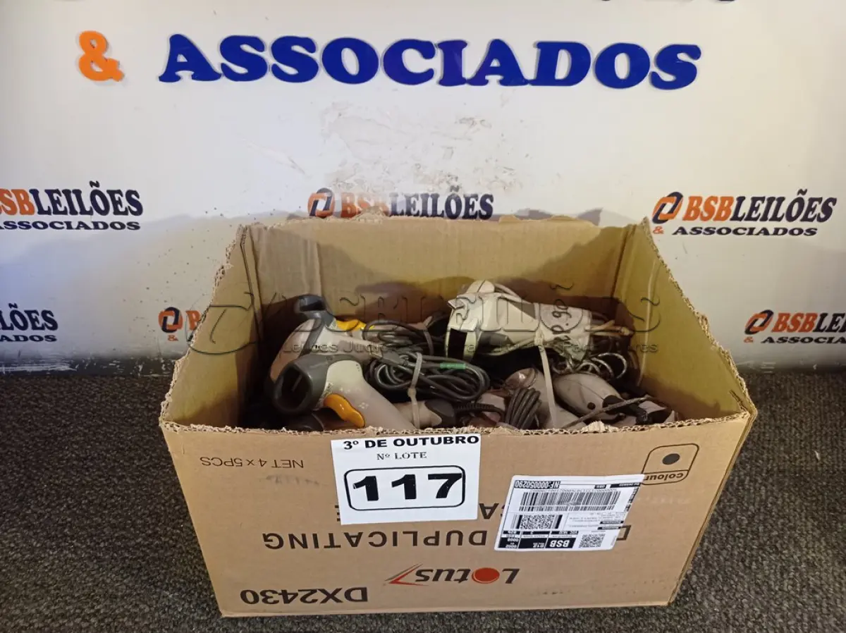 LOTE 117 - 01 LOTE COM VÁRIOS LEITORES DE CÓDIGO DE BARRAS MARCAS E MODELOS DIVERSOS. (NO ESTADO) ATENÇÃO! FAZER A VISITAÇÃO ANTES DE ARREMATAR, NÃO SABEMOS SE FUNCIONA. LEILÃO NÃO TEM GARANTIA E NEM DEVOLUÇÃO, SUJEITO A POSSÍVEIS AVARIAS VISÍVEIS/OCULTAS E/OU AUSÊNCIA DE COMPONENTES.