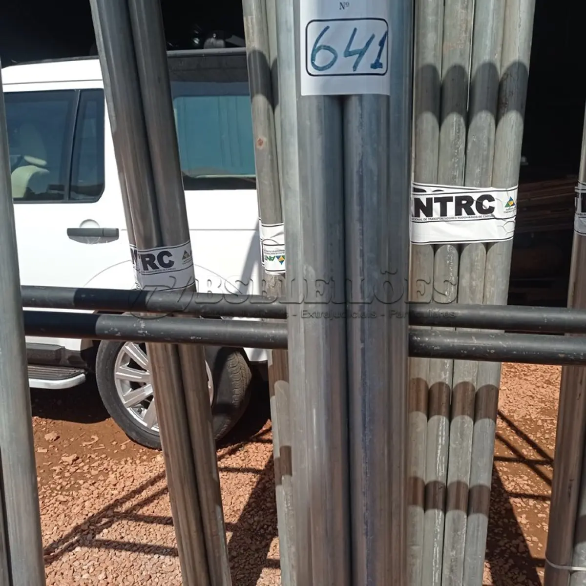 LOTE 641 - 05 ELETRODUTOS GALVANIZADOS DE 1.1/2”. (NO ESTADO) ATENÇÃO! FAZER A VISITAÇÃO ANTES DE ARREMATAR, NÃO SABEMOS SE FUNCIONA. LEILÃO NÃO TEM GARANTIA E NEM DEVOLUÇÃO, SUJEITO A POSSÍVEIS AVARIAS VISÍVEIS/OCULTAS E/OU AUSÊNCIA DE COMPONENTES.
