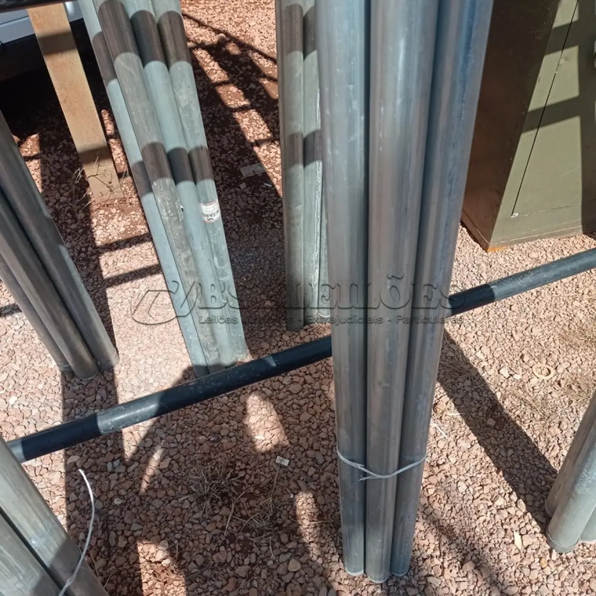 LOTE 641 - 05 ELETRODUTOS GALVANIZADOS DE 1.1/2”. (NO ESTADO) ATENÇÃO! FAZER A VISITAÇÃO ANTES DE ARREMATAR, NÃO SABEMOS SE FUNCIONA. LEILÃO NÃO TEM GARANTIA E NEM DEVOLUÇÃO, SUJEITO A POSSÍVEIS AVARIAS VISÍVEIS/OCULTAS E/OU AUSÊNCIA DE COMPONENTES.
