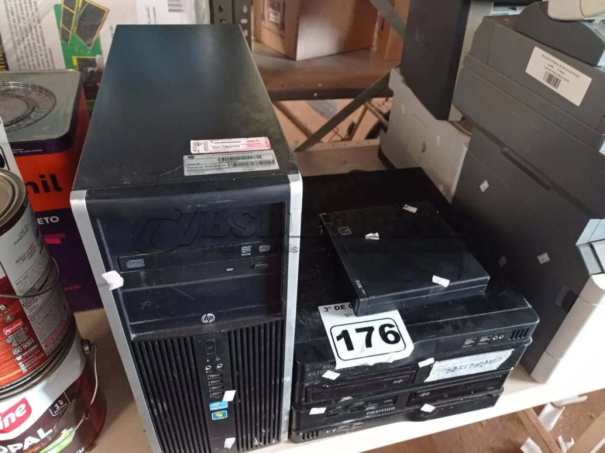 LOTE 176 - 04 CPU’S MARCAS E MODELOS DIVERSOS. (NO ESTADO) ATENÇÃO! FAZER A VISITAÇÃO ANTES DE ARREMATAR, NÃO SABEMOS SE FUNCIONA. LEILÃO NÃO TEM GARANTIA E NEM DEVOLUÇÃO, SUJEITO A POSSÍVEIS AVARIAS VISÍVEIS/OCULTAS E/OU AUSÊNCIA DE COMPONENTES.