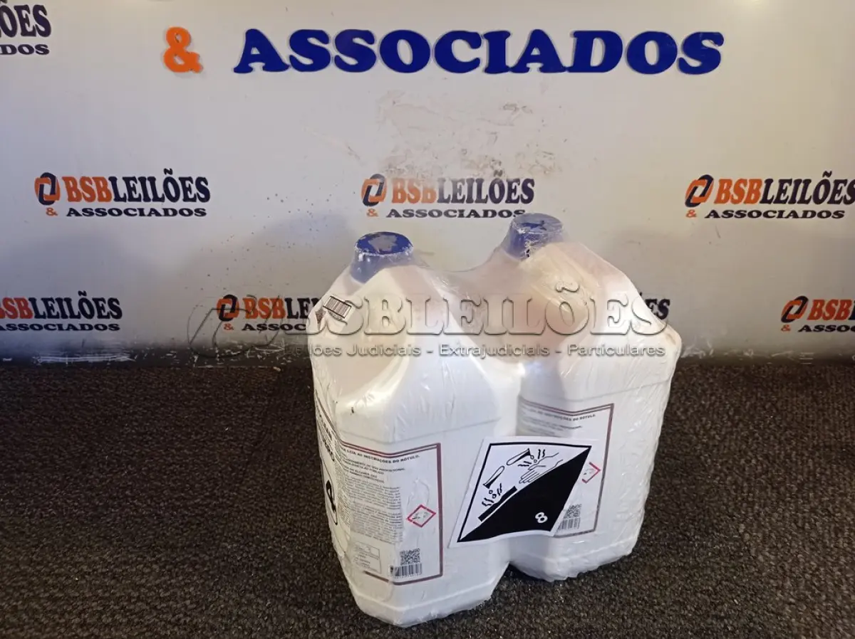LOTE 114 - 10 LITROS DE CLOROCLEAN, LIMPADOR DESINFETANTE CLORADO PARA INDÚSTRIAS ALIMENTÍCIAS E AFINS. (NO ESTADO) ATENÇÃO! FAZER A VISITAÇÃO ANTES DE ARREMATAR, NÃO SABEMOS SE FUNCIONA. LEILÃO NÃO TEM GARANTIA E NEM DEVOLUÇÃO, SUJEITO A POSSÍVEIS AVARIAS VISÍVEIS/OCULTAS E/OU AUSÊNCIA DE COMPONENTES.