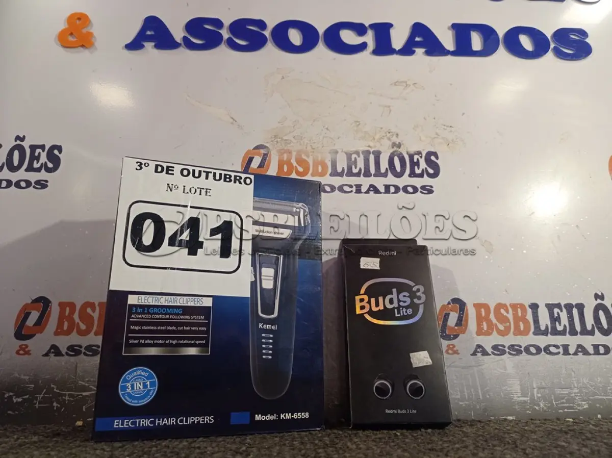 LOTE 041 - 01 MÁQUINA DE CORTAR CABELO 3X1 E 01 FONE DE OUVIDO BLUETOOTH. (NO ESTADO) ATENÇÃO! FAZER A VISITAÇÃO ANTES DE ARREMATAR, NÃO SABEMOS SE FUNCIONA. LEILÃO NÃO TEM GARANTIA E NEM DEVOLUÇÃO, SUJEITO A POSSÍVEIS AVARIAS VISÍVEIS/OCULTAS E/OU AUSÊNCIA DE COMPONENTES.