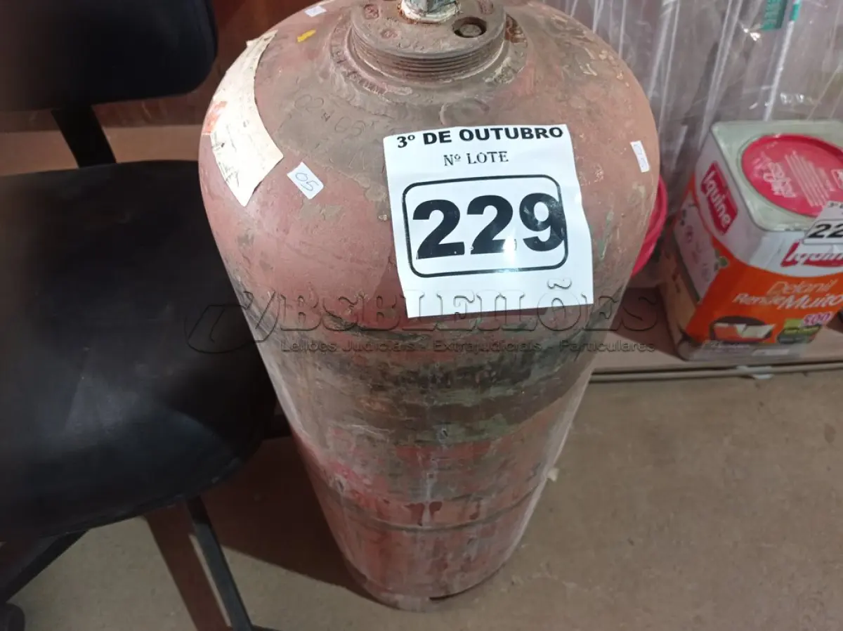 LOTE 229 - 01 CILINDRO DE GÁS ACETILENO “VAZIO”. (NO ESTADO) ATENÇÃO! FAZER A VISITAÇÃO ANTES DE ARREMATAR, NÃO SABEMOS SE FUNCIONA. LEILÃO NÃO TEM GARANTIA E NEM DEVOLUÇÃO, SUJEITO A POSSÍVEIS AVARIAS VISÍVEIS/OCULTAS E/OU AUSÊNCIA DE COMPONENTES.