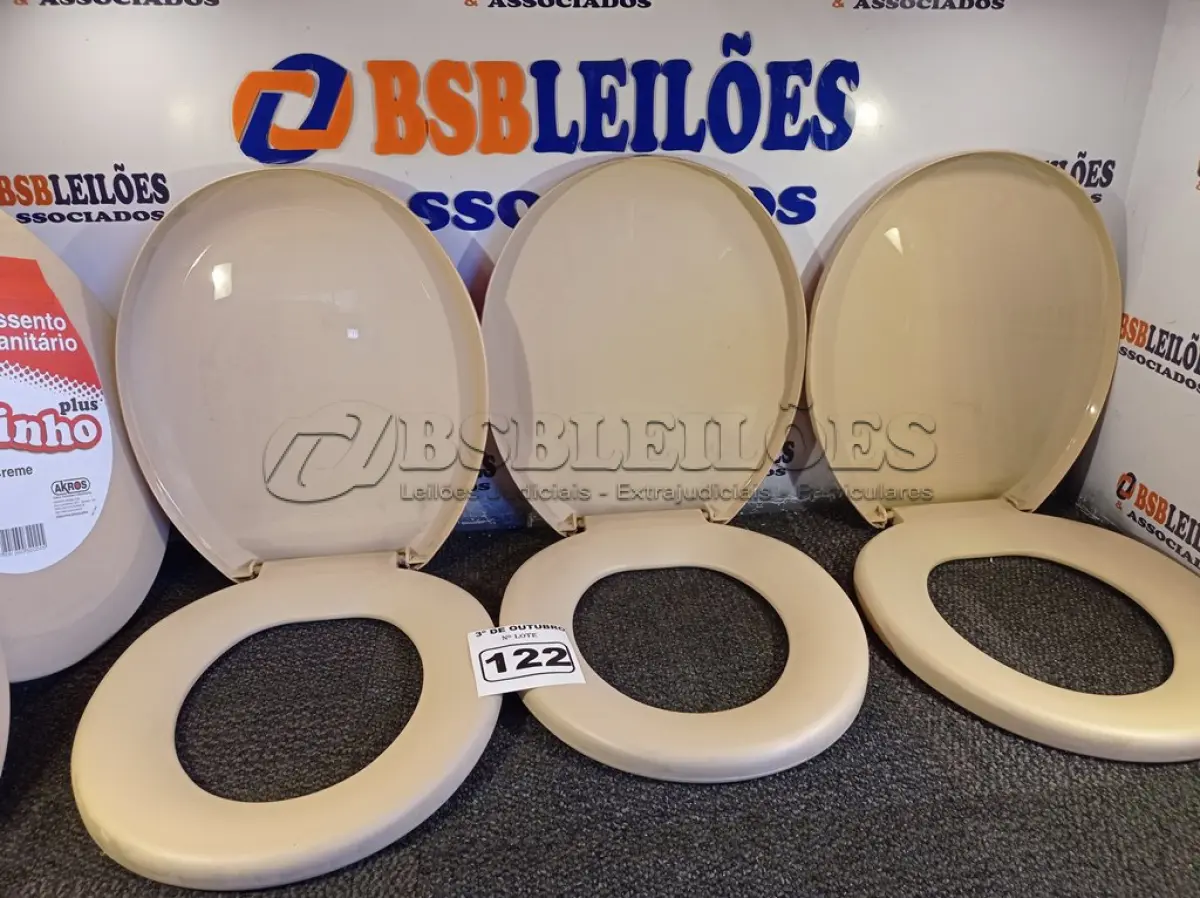 LOTE 122 - 05 ASSENTOS PARA VASO SANITÁRIO. (NO ESTADO) ATENÇÃO! FAZER A VISITAÇÃO ANTES DE ARREMATAR, NÃO SABEMOS SE FUNCIONA. LEILÃO NÃO TEM GARANTIA E NEM DEVOLUÇÃO, SUJEITO A POSSÍVEIS AVARIAS VISÍVEIS/OCULTAS E/OU AUSÊNCIA DE COMPONENTES.