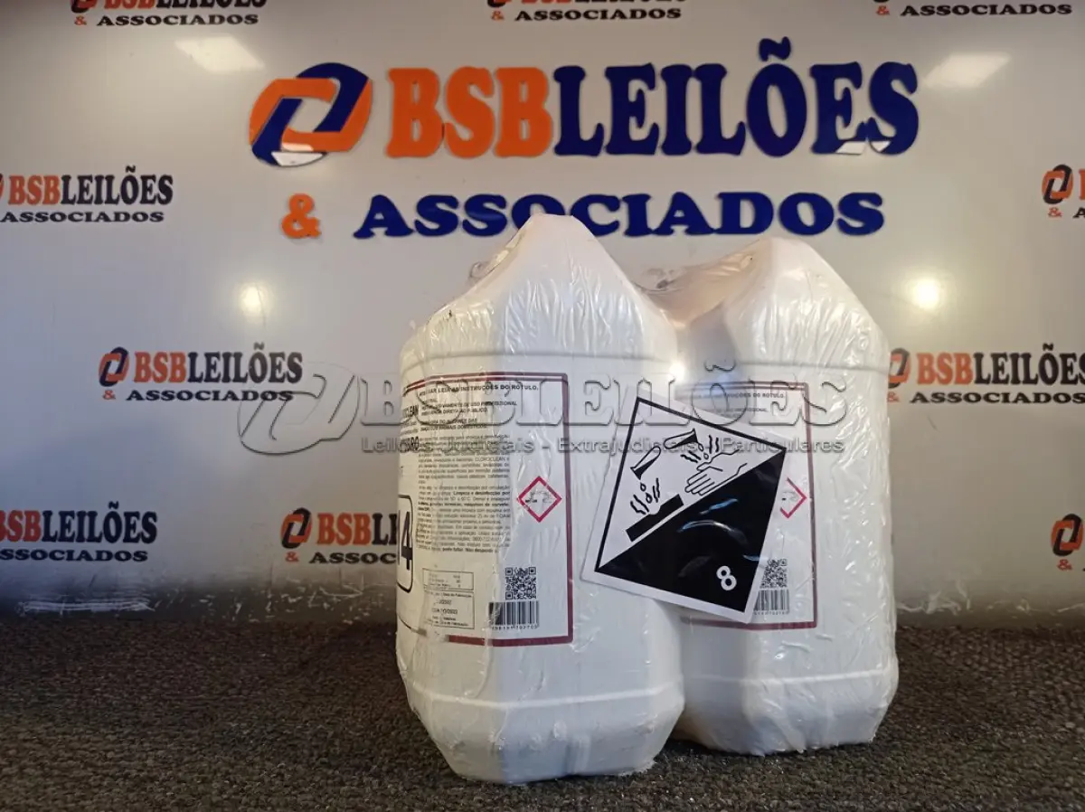 LOTE 114 - 10 LITROS DE CLOROCLEAN, LIMPADOR DESINFETANTE CLORADO PARA INDÚSTRIAS ALIMENTÍCIAS E AFINS. (NO ESTADO) ATENÇÃO! FAZER A VISITAÇÃO ANTES DE ARREMATAR, NÃO SABEMOS SE FUNCIONA. LEILÃO NÃO TEM GARANTIA E NEM DEVOLUÇÃO, SUJEITO A POSSÍVEIS AVARIAS VISÍVEIS/OCULTAS E/OU AUSÊNCIA DE COMPONENTES.
