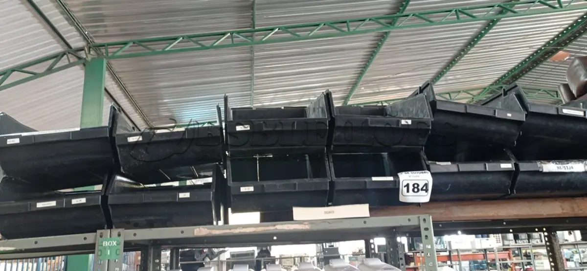 LOTE 184 - 14 CAÇAMBAS ORGANIZADORAS DE PLÁSTICO. (NO ESTADO) ATENÇÃO! FAZER A VISITAÇÃO ANTES DE ARREMATAR, NÃO SABEMOS SE FUNCIONA. LEILÃO NÃO TEM GARANTIA E NEM DEVOLUÇÃO, SUJEITO A POSSÍVEIS AVARIAS VISÍVEIS/OCULTAS E/OU AUSÊNCIA DE COMPONENTES.
