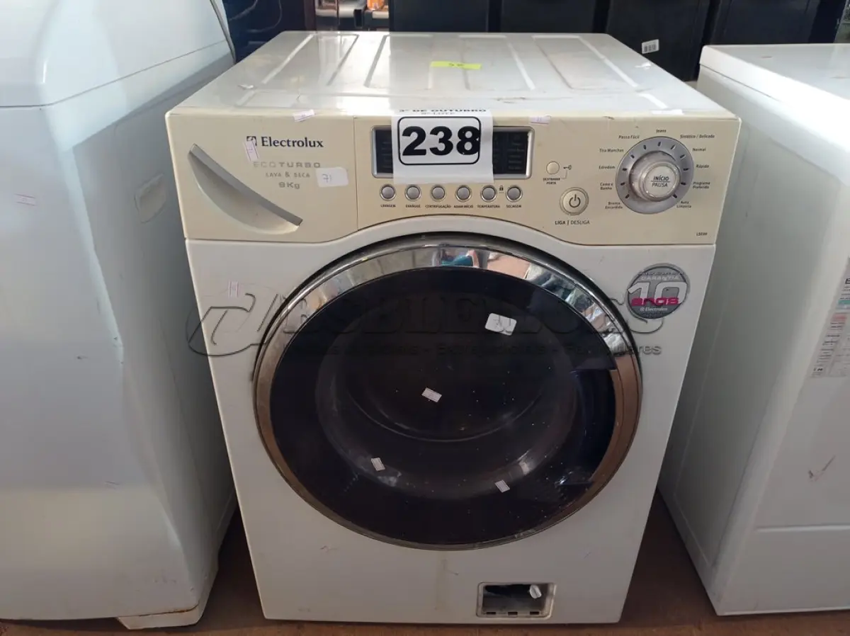 LOTE 238 - 01 LAVA SECA ELECTROLUX CAPACIDADE 9KG. (NO ESTADO) ATENÇÃO! FAZER A VISITAÇÃO ANTES DE ARREMATAR, NÃO SABEMOS SE FUNCIONA. LEILÃO NÃO TEM GARANTIA E NEM DEVOLUÇÃO, SUJEITO A POSSÍVEIS AVARIAS VISÍVEIS/OCULTAS E/OU AUSÊNCIA DE COMPONENTES.