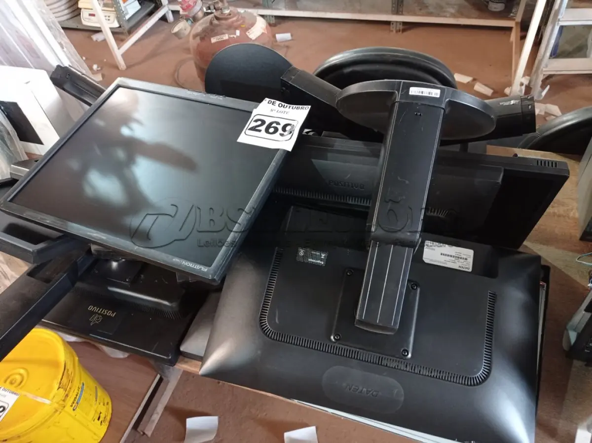 LOTE 269 - 10 MONITORES MARCAS E MODELOS DIVERSOS PARA RETIRADA DE PEÇAS. (NO ESTADO) ATENÇÃO! FAZER A VISITAÇÃO ANTES DE ARREMATAR, NÃO SABEMOS SE FUNCIONA. LEILÃO NÃO TEM GARANTIA E NEM DEVOLUÇÃO, SUJEITO A POSSÍVEIS AVARIAS VISÍVEIS/OCULTAS E/OU AUSÊNCIA DE COMPONENTES.