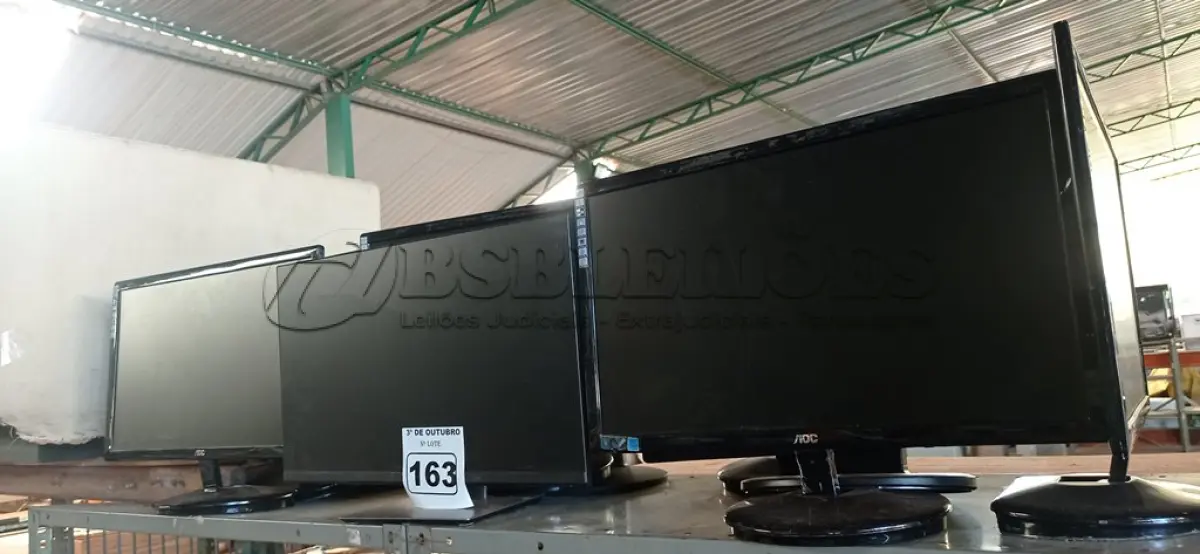 LOTE 163 - 10 MONITORES MARCAS E MODELOS DIVERSOS PARA RETIRADA DE PEÇAS. (NO ESTADO) ATENÇÃO! FAZER A VISITAÇÃO ANTES DE ARREMATAR, NÃO SABEMOS SE FUNCIONA. LEILÃO NÃO TEM GARANTIA E NEM DEVOLUÇÃO, SUJEITO A POSSÍVEIS AVARIAS VISÍVEIS/OCULTAS E/OU AUSÊNCIA DE COMPONENTES.
