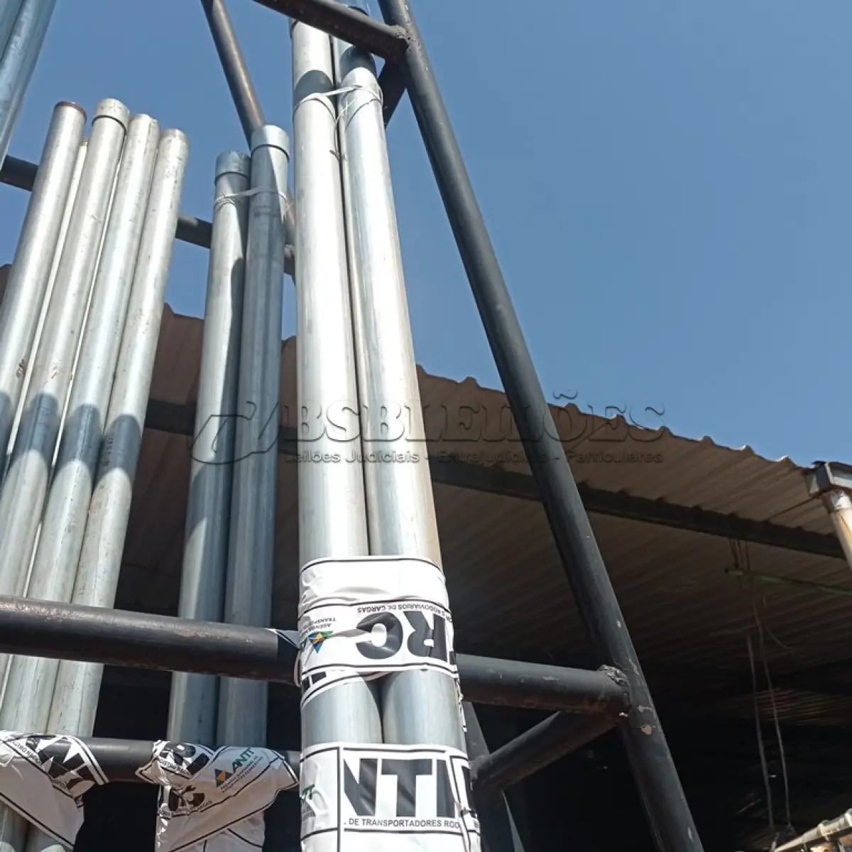 LOTE 640 - 03 ELETRODUTOS GALVANIZADOS DE 2”. (NO ESTADO) ATENÇÃO! FAZER A VISITAÇÃO ANTES DE ARREMATAR, NÃO SABEMOS SE FUNCIONA. LEILÃO NÃO TEM GARANTIA E NEM DEVOLUÇÃO, SUJEITO A POSSÍVEIS AVARIAS VISÍVEIS/OCULTAS E/OU AUSÊNCIA DE COMPONENTES.
