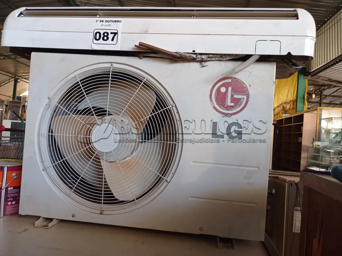 LOTE 087 - 01 AR-CONDICIONADO MARCA LG 24000BTU. (NO ESTADO) ATENÇÃO! FAZER A VISITAÇÃO ANTES DE ARREMATAR, NÃO SABEMOS SE FUNCIONA. LEILÃO NÃO TEM GARANTIA E NEM DEVOLUÇÃO, SUJEITO A POSSÍVEIS AVARIAS VISÍVEIS/OCULTAS E/OU AUSÊNCIA DE COMPONENTES.