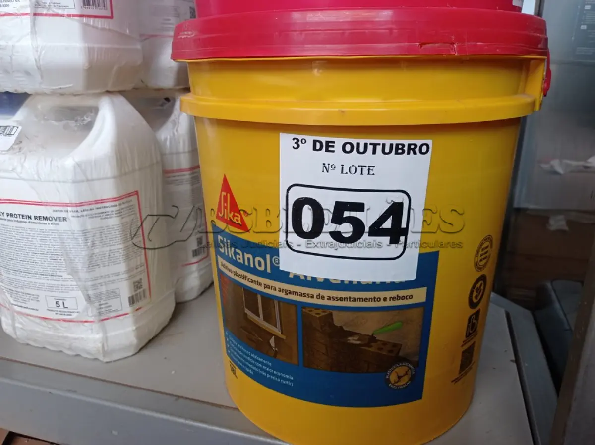 LOTE 054 - 01 BALDE DE SIKANOL ALVENARIA, ADITIVO PLASTIFICANTE PARA ARGAMASSA DE ASSENTAMENTO E REBOCO. (NO ESTADO) ATENÇÃO! FAZER A VISITAÇÃO ANTES DE ARREMATAR, NÃO SABEMOS SE FUNCIONA. LEILÃO NÃO TEM GARANTIA E NEM DEVOLUÇÃO, SUJEITO A POSSÍVEIS AVARIAS VISÍVEIS/OCULTAS E/OU AUSÊNCIA DE COMPONENTES.