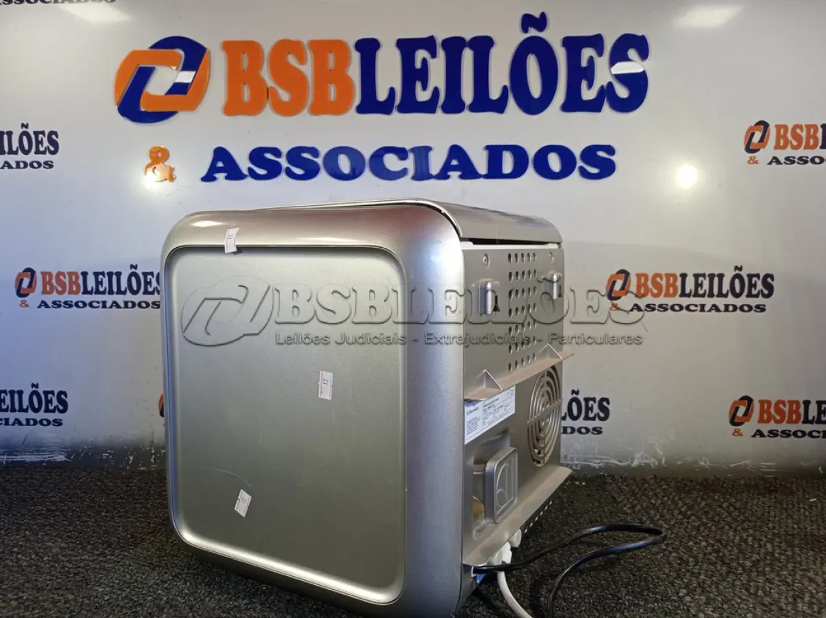 LOTE 142 - 01 PURIFICADOR DE ÁGUA MARCA ELECTROLUX 220V. (NO ESTADO) ATENÇÃO! FAZER A VISITAÇÃO ANTES DE ARREMATAR, NÃO SABEMOS SE FUNCIONA. LEILÃO NÃO TEM GARANTIA E NEM DEVOLUÇÃO, SUJEITO A POSSÍVEIS AVARIAS VISÍVEIS/OCULTAS E/OU AUSÊNCIA DE COMPONENTES.