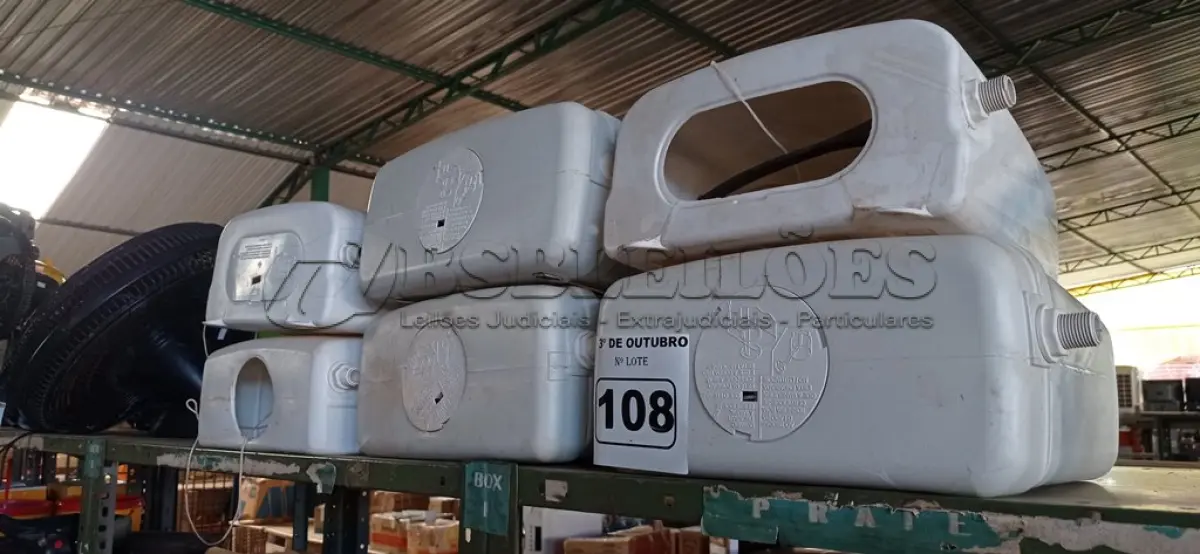 LOTE 108 - 06 CAIXAS DE DESCARGA MARCAS E MODELOS DIVERSOS. (NO ESTADO) ATENÇÃO! FAZER A VISITAÇÃO ANTES DE ARREMATAR, NÃO SABEMOS SE FUNCIONA. LEILÃO NÃO TEM GARANTIA E NEM DEVOLUÇÃO, SUJEITO A POSSÍVEIS AVARIAS VISÍVEIS/OCULTAS E/OU AUSÊNCIA DE COMPONENTES.