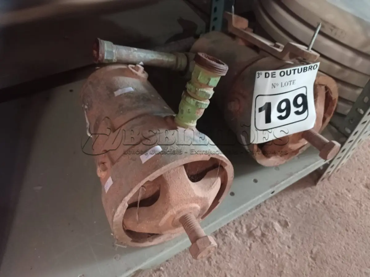 LOTE 199 - 02 BOMBAS D’AGUA. (NO ESTADO) ATENÇÃO! FAZER A VISITAÇÃO ANTES DE ARREMATAR, NÃO SABEMOS SE FUNCIONA. LEILÃO NÃO TEM GARANTIA E NEM DEVOLUÇÃO, SUJEITO A POSSÍVEIS AVARIAS VISÍVEIS/OCULTAS E/OU AUSÊNCIA DE COMPONENTES.