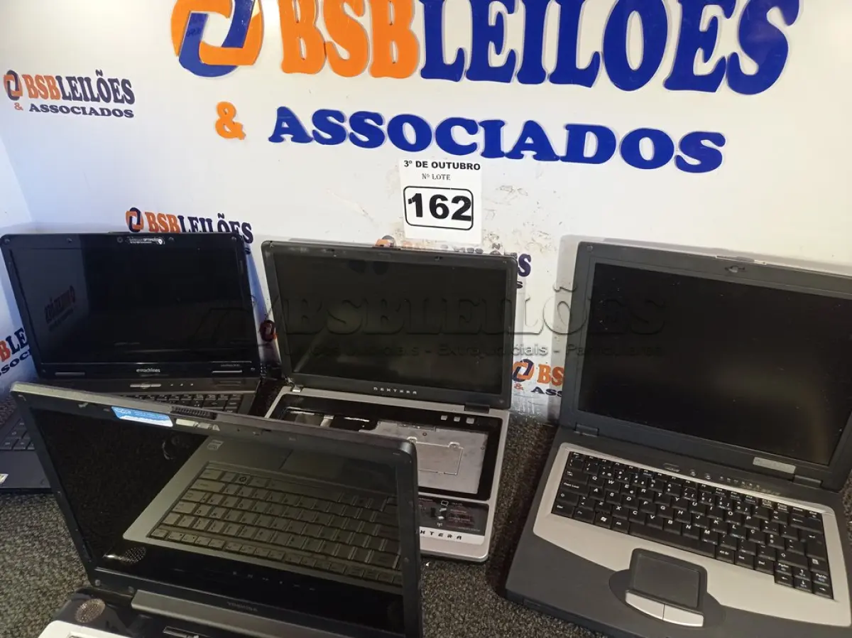 LOTE 162 - 04 NOTEBOOK’S MARCAS E MODELOS DIVERSOS PARA RETIRADA DE PEÇAS. (NO ESTADO) ATENÇÃO! FAZER A VISITAÇÃO ANTES DE ARREMATAR, NÃO SABEMOS SE FUNCIONA. LEILÃO NÃO TEM GARANTIA E NEM DEVOLUÇÃO, SUJEITO A POSSÍVEIS AVARIAS VISÍVEIS/OCULTAS E/OU AUSÊNCIA DE COMPONENTES.