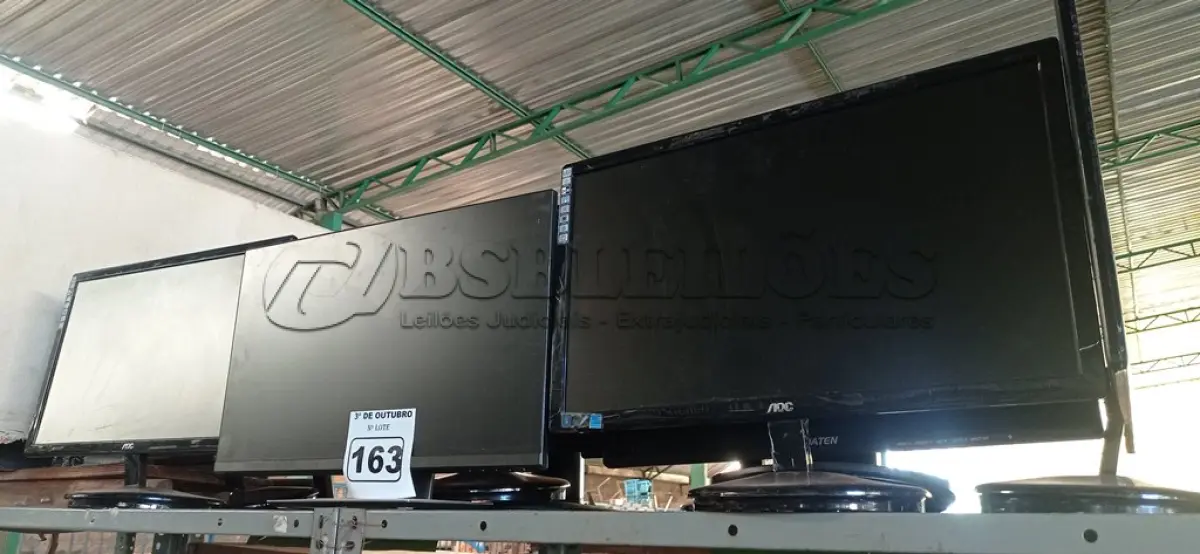LOTE 163 - 10 MONITORES MARCAS E MODELOS DIVERSOS PARA RETIRADA DE PEÇAS. (NO ESTADO) ATENÇÃO! FAZER A VISITAÇÃO ANTES DE ARREMATAR, NÃO SABEMOS SE FUNCIONA. LEILÃO NÃO TEM GARANTIA E NEM DEVOLUÇÃO, SUJEITO A POSSÍVEIS AVARIAS VISÍVEIS/OCULTAS E/OU AUSÊNCIA DE COMPONENTES.