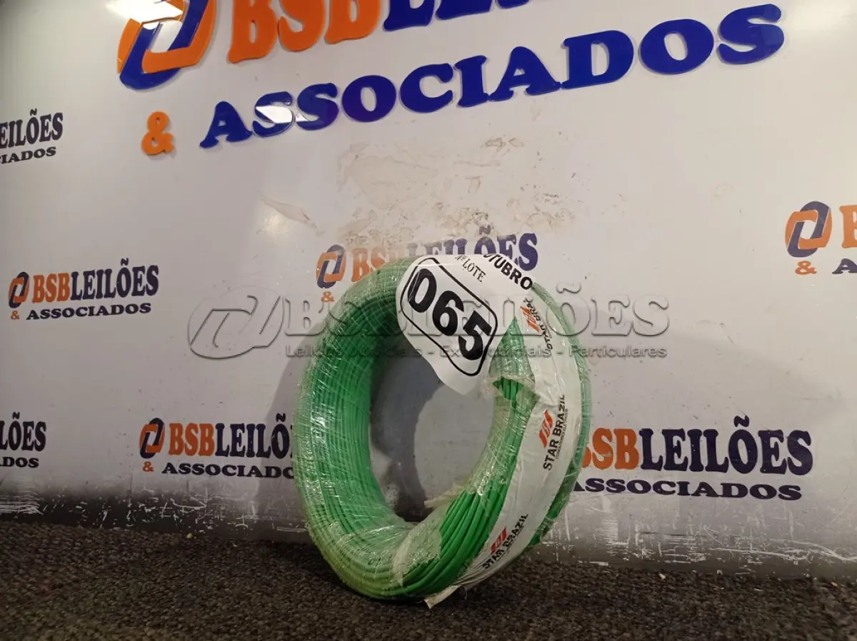 LOTE 065 - 01 ROLO DE CABO FLEXÍVEL 100M 1X 2,5MM NA COR VERDE(NOVO). (NO ESTADO) ATENÇÃO! FAZER A VISITAÇÃO ANTES DE ARREMATAR, NÃO SABEMOS SE FUNCIONA. LEILÃO NÃO TEM GARANTIA E NEM DEVOLUÇÃO, SUJEITO A POSSÍVEIS AVARIAS VISÍVEIS/OCULTAS E/OU AUSÊNCIA DE COMPONENTES.