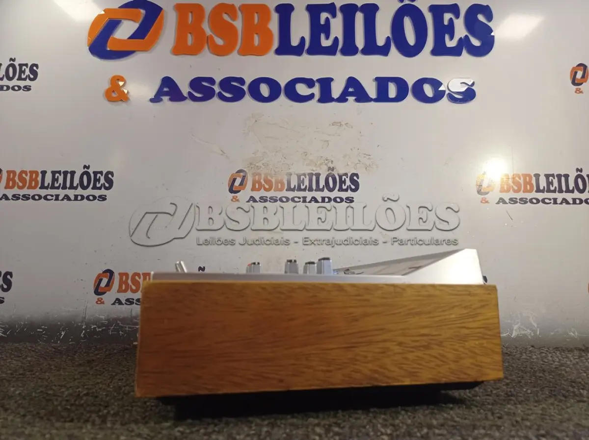 LOTE 067 - 01 APARELHO STÉREO CASSETTE DECK CD-724 MARCA CCE. (NO ESTADO) ATENÇÃO! FAZER A VISITAÇÃO ANTES DE ARREMATAR, NÃO SABEMOS SE FUNCIONA. LEILÃO NÃO TEM GARANTIA E NEM DEVOLUÇÃO, SUJEITO A POSSÍVEIS AVARIAS VISÍVEIS/OCULTAS E/OU AUSÊNCIA DE COMPONENTES.