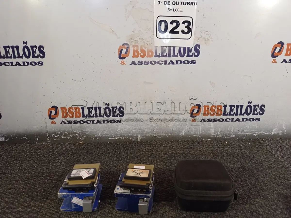 LOTE 023 - 03 CLIVADORES PARA FIBRA ÓTICA MARCAS E MODELOS DIVERSOS. (NO ESTADO) ATENÇÃO! FAZER A VISITAÇÃO ANTES DE ARREMATAR, NÃO SABEMOS SE FUNCIONA. LEILÃO NÃO TEM GARANTIA E NEM DEVOLUÇÃO, SUJEITO A POSSÍVEIS AVARIAS VISÍVEIS/OCULTAS E/OU AUSÊNCIA DE COMPONENTES.