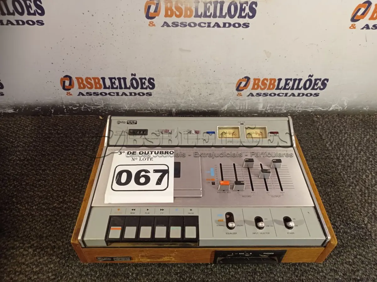 LOTE 067 - 01 APARELHO STÉREO CASSETTE DECK CD-724 MARCA CCE. (NO ESTADO) ATENÇÃO! FAZER A VISITAÇÃO ANTES DE ARREMATAR, NÃO SABEMOS SE FUNCIONA. LEILÃO NÃO TEM GARANTIA E NEM DEVOLUÇÃO, SUJEITO A POSSÍVEIS AVARIAS VISÍVEIS/OCULTAS E/OU AUSÊNCIA DE COMPONENTES.