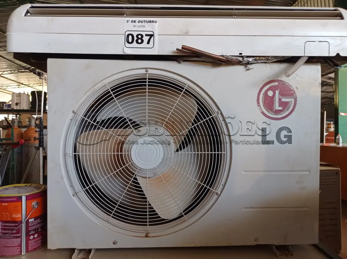 LOTE 087 - 01 AR-CONDICIONADO MARCA LG 24000BTU. (NO ESTADO) ATENÇÃO! FAZER A VISITAÇÃO ANTES DE ARREMATAR, NÃO SABEMOS SE FUNCIONA. LEILÃO NÃO TEM GARANTIA E NEM DEVOLUÇÃO, SUJEITO A POSSÍVEIS AVARIAS VISÍVEIS/OCULTAS E/OU AUSÊNCIA DE COMPONENTES.