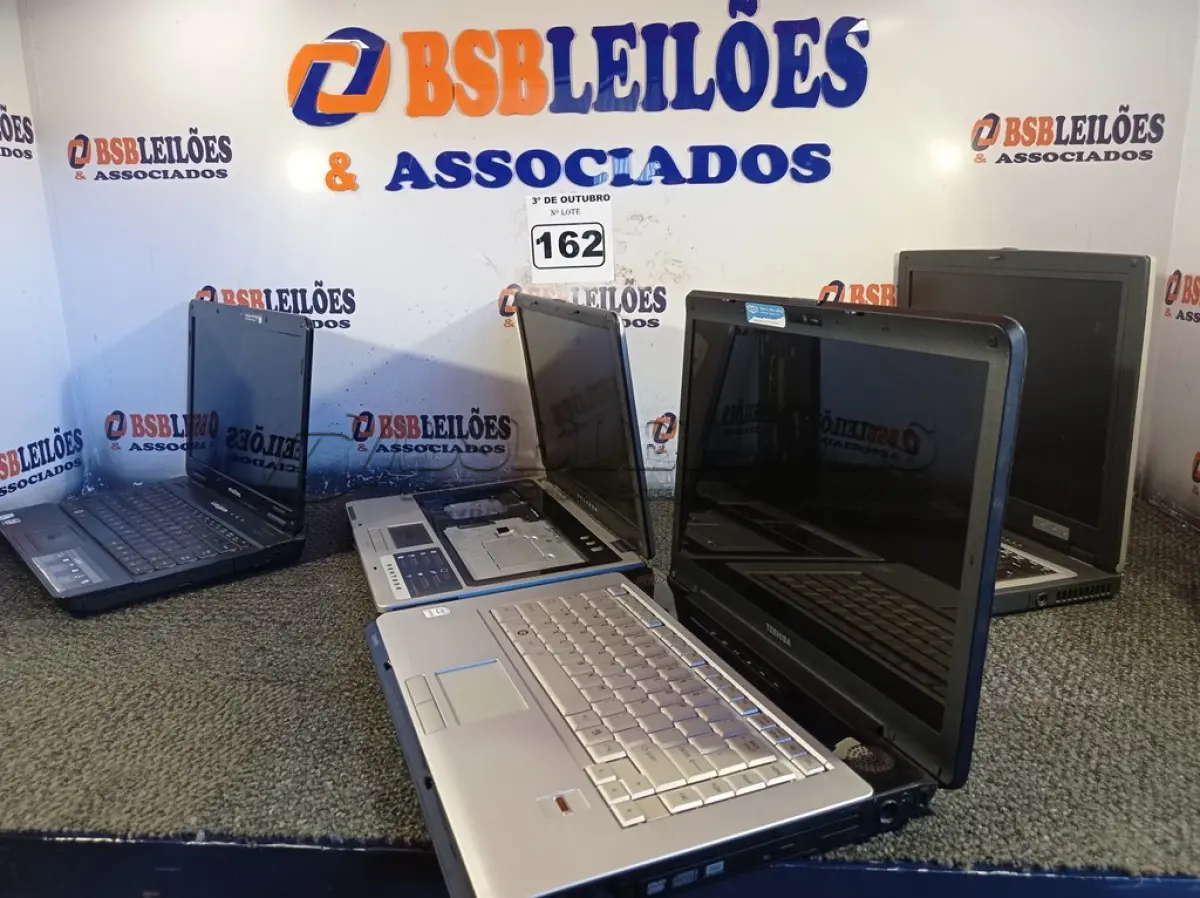 LOTE 162 - 04 NOTEBOOK’S MARCAS E MODELOS DIVERSOS PARA RETIRADA DE PEÇAS. (NO ESTADO) ATENÇÃO! FAZER A VISITAÇÃO ANTES DE ARREMATAR, NÃO SABEMOS SE FUNCIONA. LEILÃO NÃO TEM GARANTIA E NEM DEVOLUÇÃO, SUJEITO A POSSÍVEIS AVARIAS VISÍVEIS/OCULTAS E/OU AUSÊNCIA DE COMPONENTES.