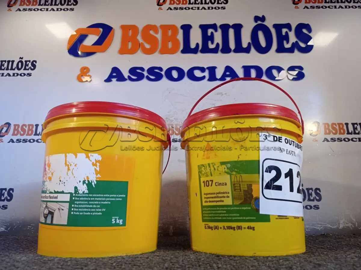 LOTE 212 - 01 BALDE DE SIKACRYL-203 5KG E 01 BALDE DE SIKA TOP-107 CINZA 4KG. (NO ESTADO) ATENÇÃO! FAZER A VISITAÇÃO ANTES DE ARREMATAR, NÃO SABEMOS SE FUNCIONA. LEILÃO NÃO TEM GARANTIA E NEM DEVOLUÇÃO, SUJEITO A POSSÍVEIS AVARIAS VISÍVEIS/OCULTAS E/OU AUSÊNCIA DE COMPONENTES.