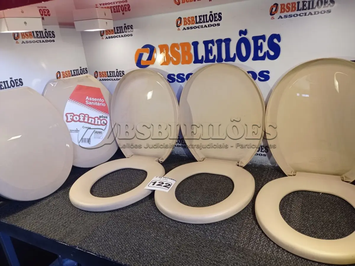 LOTE 122 - 05 ASSENTOS PARA VASO SANITÁRIO. (NO ESTADO) ATENÇÃO! FAZER A VISITAÇÃO ANTES DE ARREMATAR, NÃO SABEMOS SE FUNCIONA. LEILÃO NÃO TEM GARANTIA E NEM DEVOLUÇÃO, SUJEITO A POSSÍVEIS AVARIAS VISÍVEIS/OCULTAS E/OU AUSÊNCIA DE COMPONENTES.