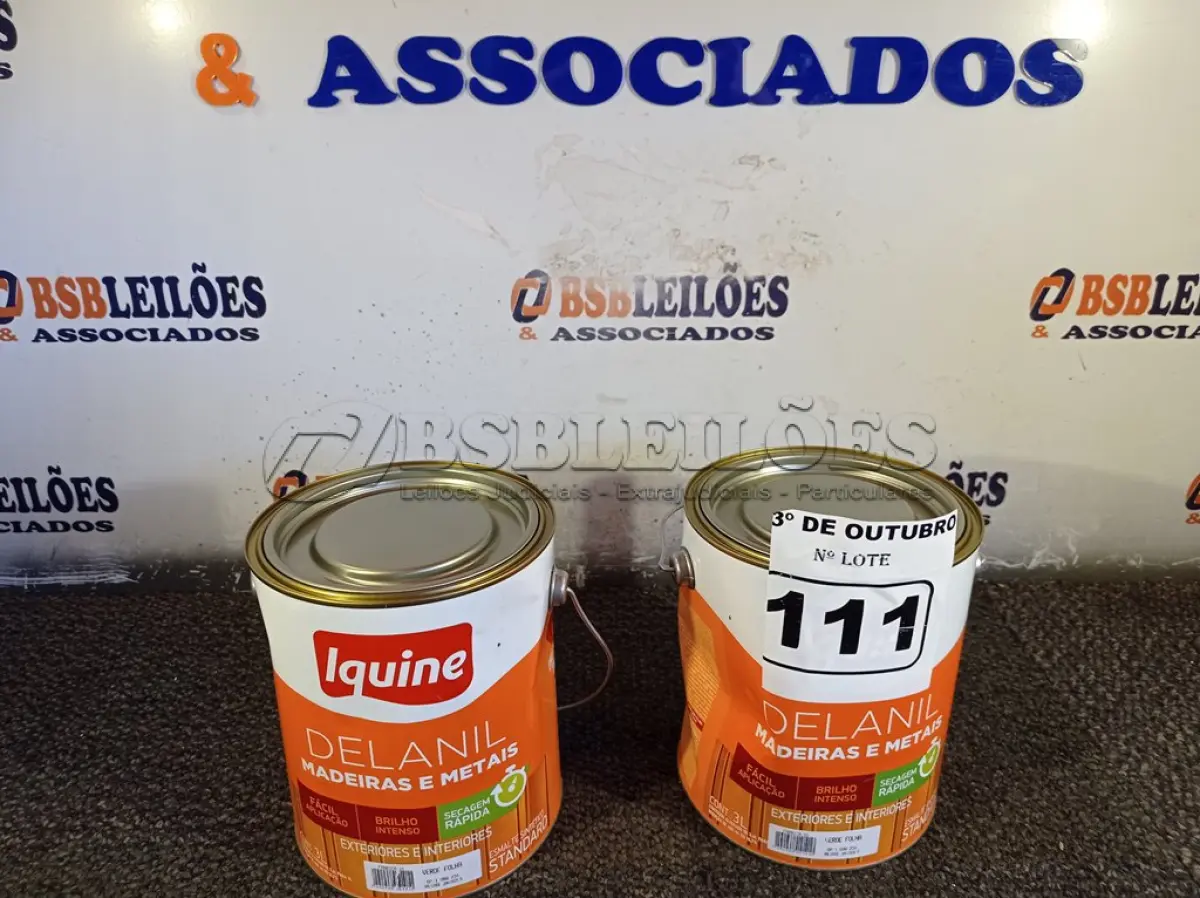 LOTE 111 - 02 GALÕES DE ESMALTE IQUINE MADEIRA E METAIS 3,6L NAS CORES VERDE FOLHA. (NO ESTADO) ATENÇÃO! FAZER A VISITAÇÃO ANTES DE ARREMATAR, NÃO SABEMOS SE FUNCIONA. LEILÃO NÃO TEM GARANTIA E NEM DEVOLUÇÃO, SUJEITO A POSSÍVEIS AVARIAS VISÍVEIS/OCULTAS E/OU AUSÊNCIA DE COMPONENTES.